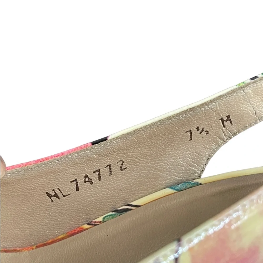 Stuart Weitzman Colorful Floral
Peep Toe Wedges Cork Platform
Slingback Size 7.5 - Picture 10 of 14